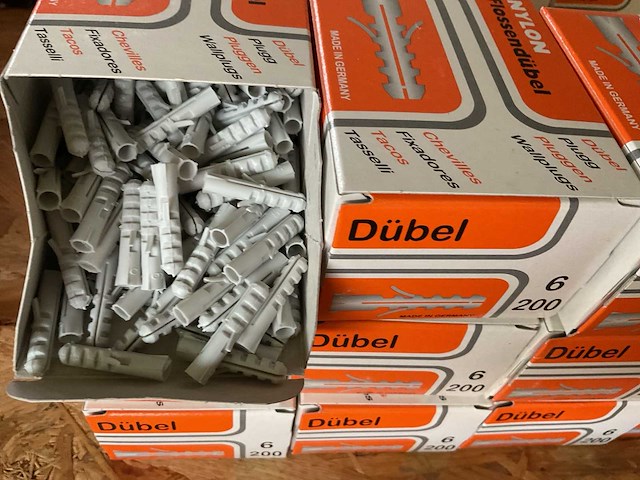 15 dozen pluggen - afbeelding 2 van  4