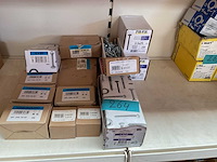 15 dozen veerringen; gipsplaatschroeven; houtdraadbouten - afbeelding 1 van  8