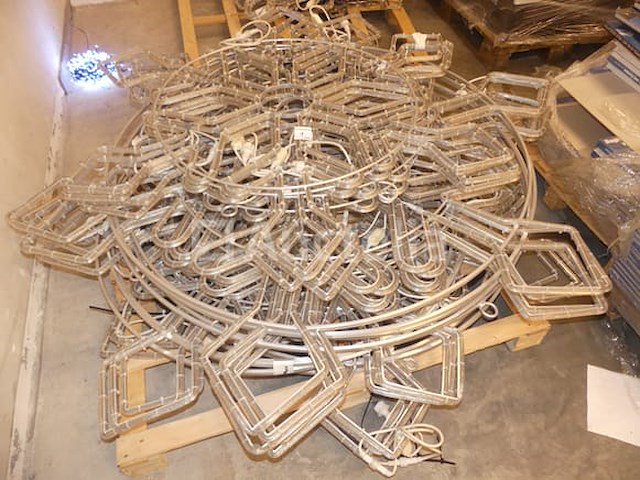 15 lichtversieringen (grote hangende sneeuwvlokken) - afbeelding 1 van  5