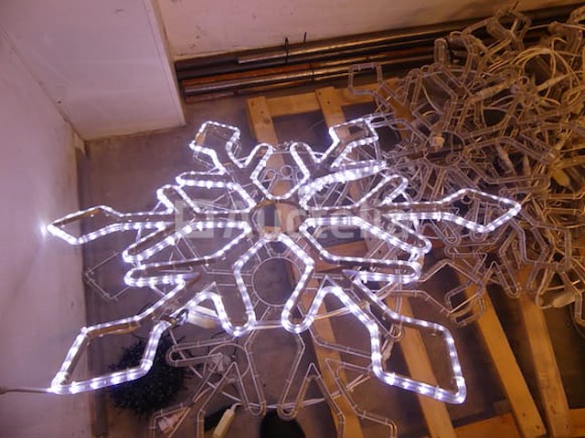 15 lichtversieringen (kleine hangende sneeuwvlokken) - afbeelding 3 van  4