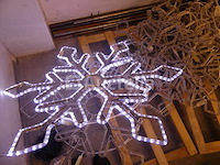 15 lichtversieringen (kleine hangende sneeuwvlokken) - afbeelding 4 van  4