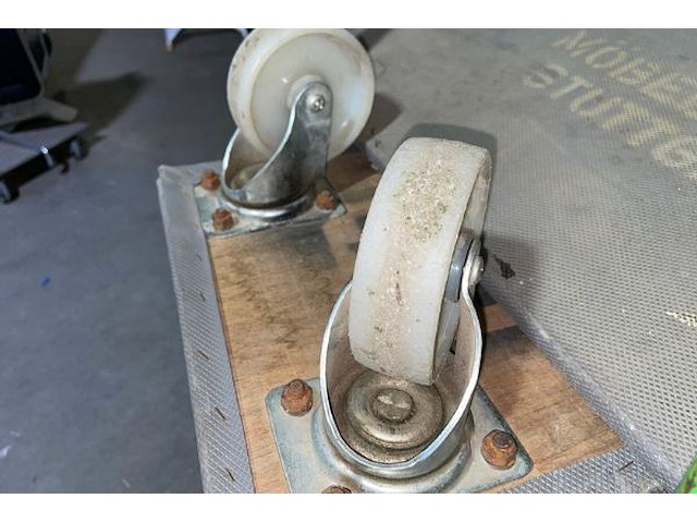 15 meubelhondjes en opbergframe op wielen - afbeelding 2 van  4