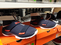 15 paar sportschoenen