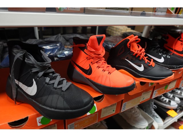 15 paar sportschoenen - afbeelding 3 van  5