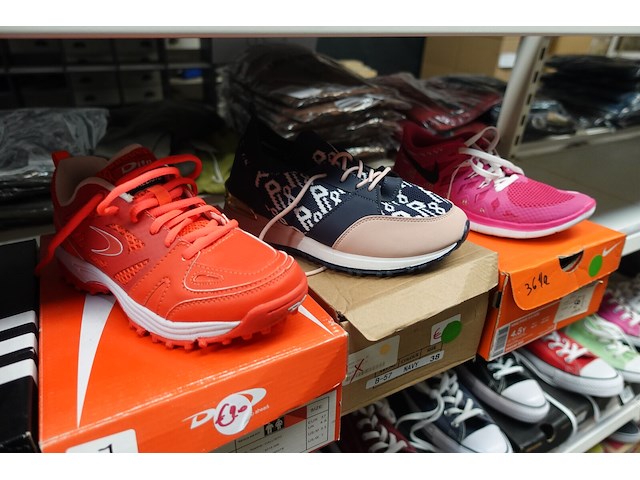 15 paar sportschoenen - afbeelding 5 van  5
