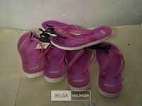 ±15 paar teenslippers roos div maten - afbeelding 1 van  3