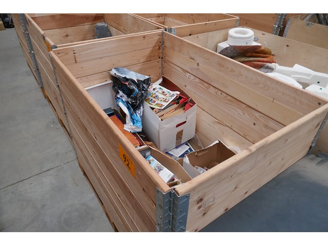 15 palletten met opzetranden + inhoud - afbeelding 3 van  10