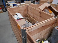 15 palletten met opzetranden + inhoud - afbeelding 5 van  10