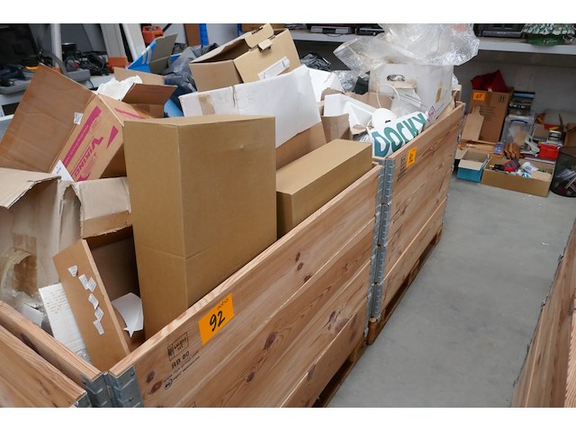15 palletten met opzetranden + inhoud - afbeelding 7 van  10