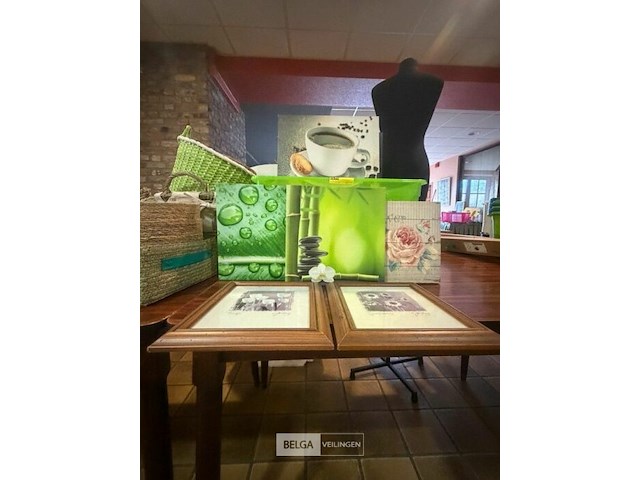 ± 15 schilderijen - afbeelding 1 van  3