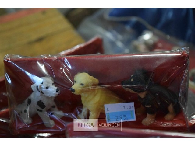 ±15 setjes mini beeldjes uilen en honden - afbeelding 3 van  6