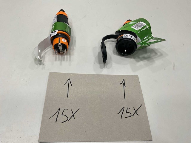 15 sets van 2 stekkers - afbeelding 1 van  1
