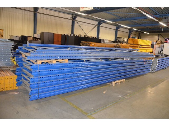 15 staanders blauw afm. 6,50m hoogte en 1,10m breedte jungheinrich - afbeelding 1 van  7