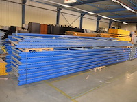 15 staanders blauw afm. 6,50m hoogte en 1,10m breedte jungheinrich