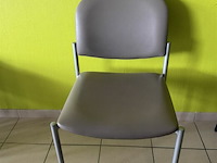 ± 15 stapelbare stoelen - afbeelding 1 van  2