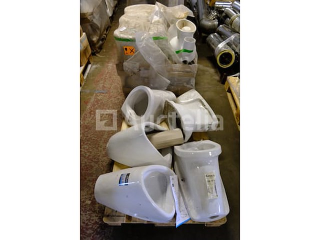 15 toiletpotten en urinoirs - afbeelding 14 van  14