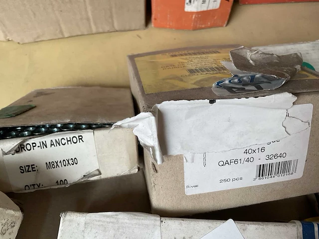 15 x dozen inslagankers ; getorste nagels - afbeelding 11 van  11