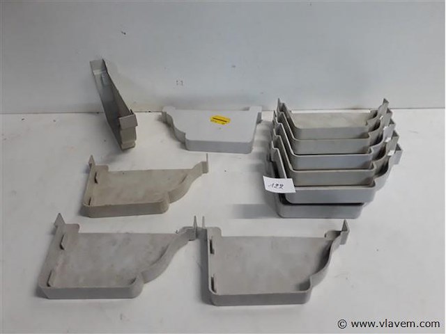 15 x eindstop rechts 160mm licht grijs pvc regenafvoer - afbeelding 1 van  2