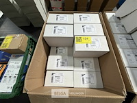 ± 1500 pluggen - afbeelding 1 van  2