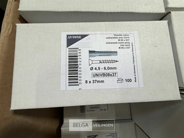 ± 1500 pluggen - afbeelding 2 van  2