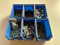 15,70 kg diverse bevestigingsmaterialen in stapelbare bak - afbeelding 9 van  13
