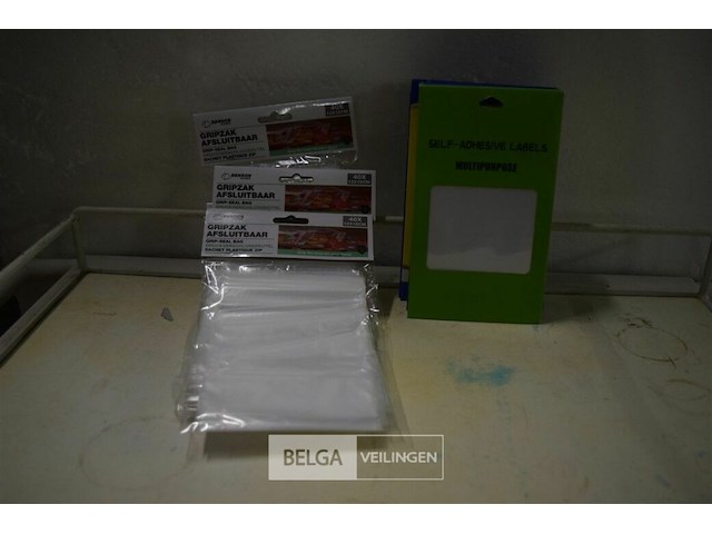 ±15p labels,5p afsluitzakjes 12x15cm - afbeelding 1 van  3