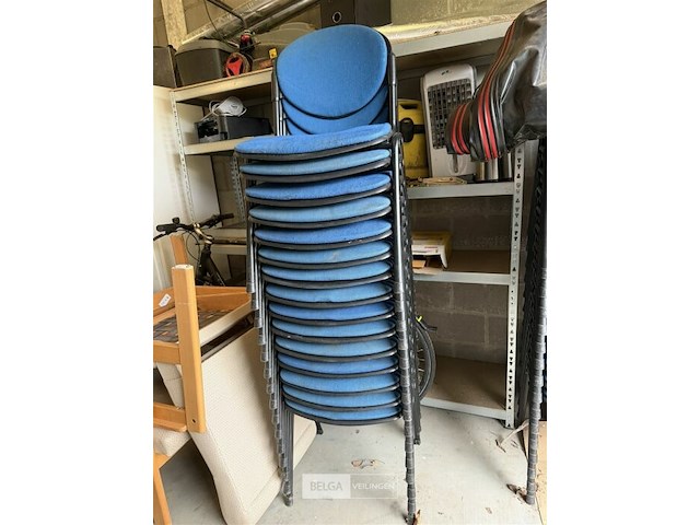 15x stapelstoel met stoffen bekleding - afbeelding 1 van  1