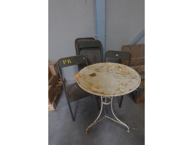 15x vintage metalen klapstoel & 1x tafel - afbeelding 1 van  6
