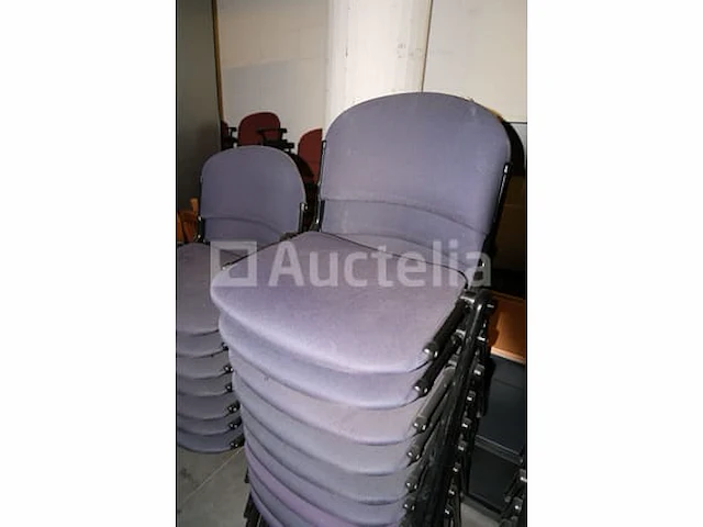 16 bijpassende stoelen - afbeelding 2 van  5