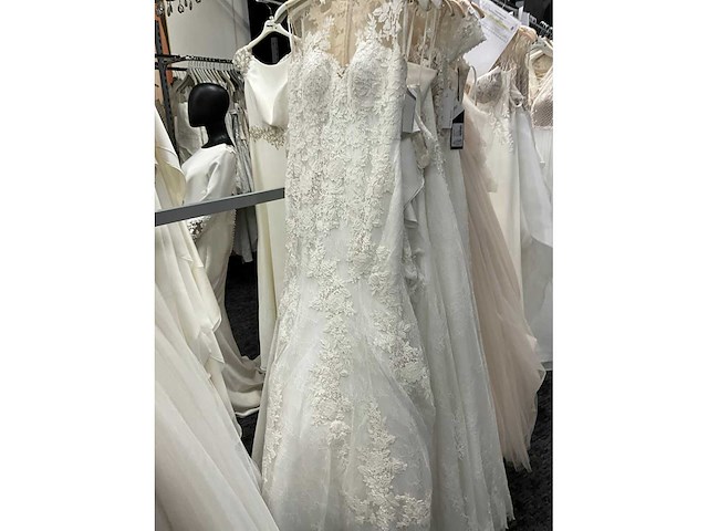 16 bruidsjurken fara sposa (totaalprijs) - afbeelding 2 van  37