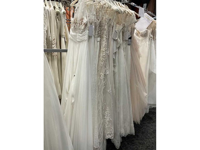 16 bruidsjurken fara sposa (totaalprijs) - afbeelding 12 van  37