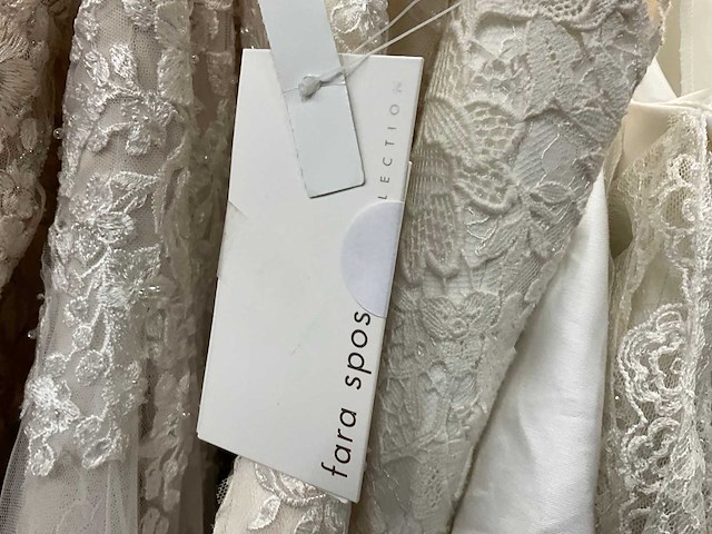 16 bruidsjurken fara sposa (totaalprijs) - afbeelding 30 van  37