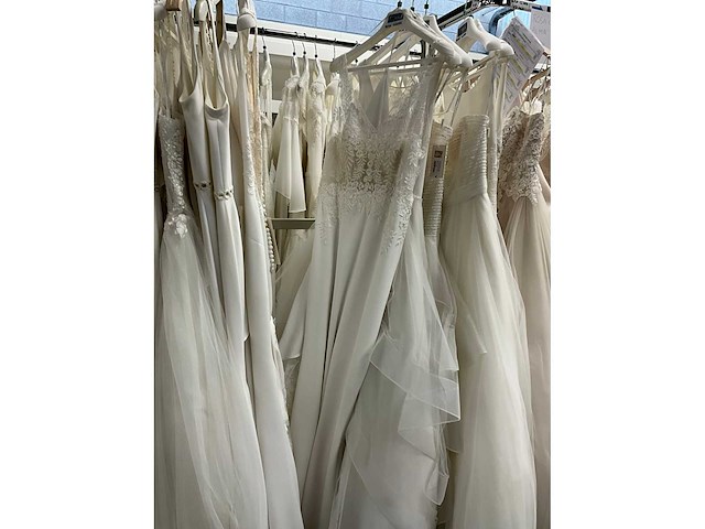 16 bruidsjurken rosa clara luna novias (totaalprijs) - afbeelding 6 van  34