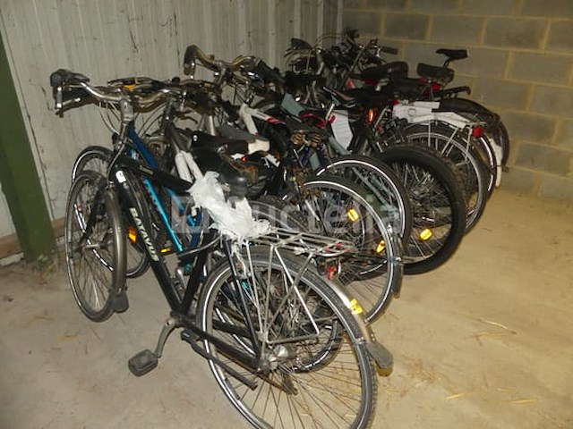 16 diverse fietsen (inbeslagname op straat) - afbeelding 3 van  9