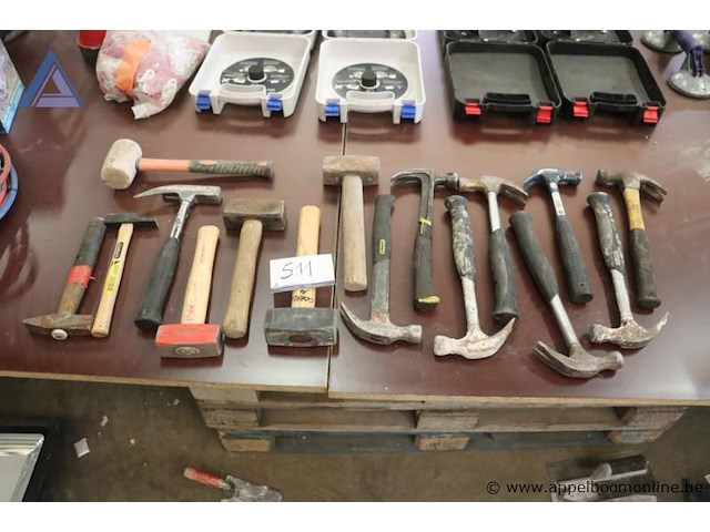 16 diverse hamers - afbeelding 1 van  3