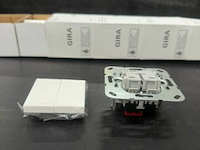 16 dozen drukschakelaars enkel - afbeelding 1 van  1