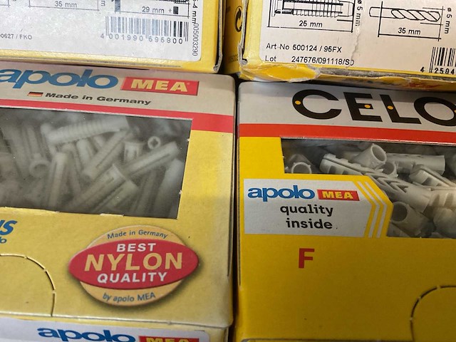 16 dozen pluggen - afbeelding 7 van  9