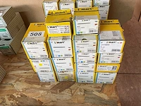 16 dozen schroeven en slag hulzen