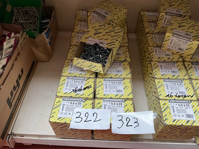 16 dozen schroeven - afbeelding 1 van  3