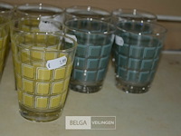 16 drinkflessen - afbeelding 4 van  4