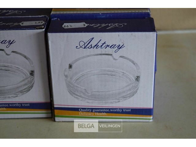 ±16 glazen asbakken - afbeelding 2 van  2