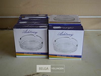 ±16 glazen asbakken - afbeelding 1 van  2