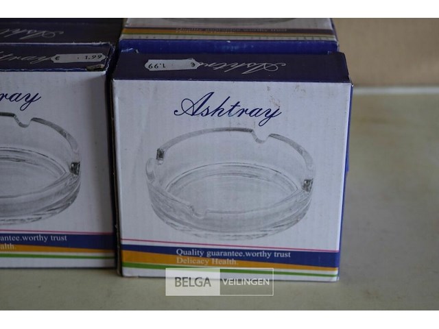 ±16 glazen asbakken - afbeelding 2 van  2