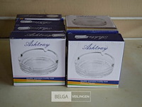 ±16 glazen asbakken - afbeelding 1 van  2