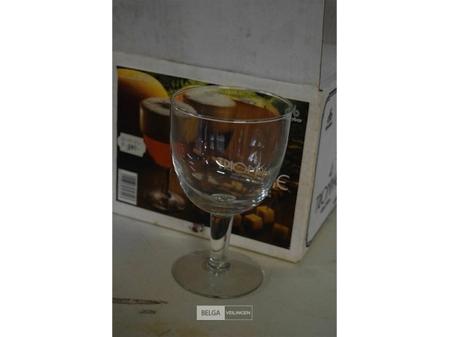±16 glazen voor speciaal bier - afbeelding 2 van  3