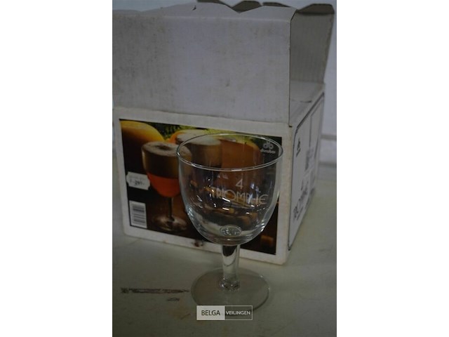 ±16 glazen voor speciaal bier - afbeelding 2 van  3
