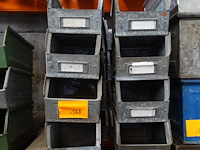 16 metalen bakken (klein) - afbeelding 1 van  2