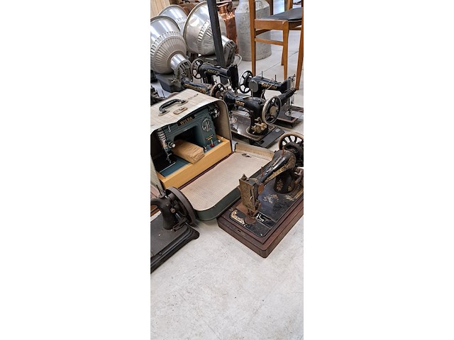 16 naaimachines - afbeelding 3 van  3