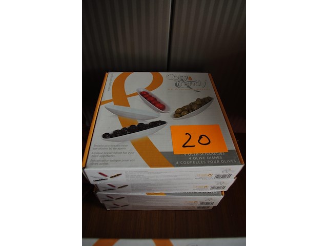 16 olijfschaaltjes - afbeelding 1 van  2