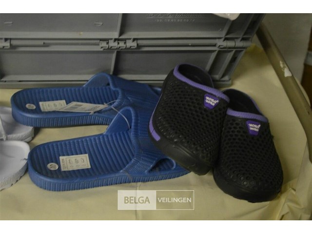 ±16 paar teenslipper div. modellen en maten - afbeelding 3 van  5